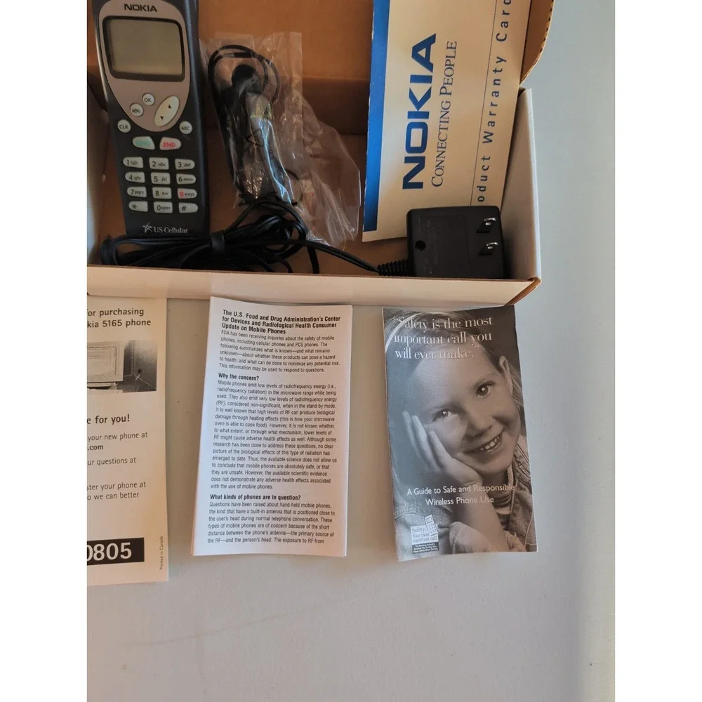 Nokia 5165 - Cellular Phone With Accessories and original Box US Cellular